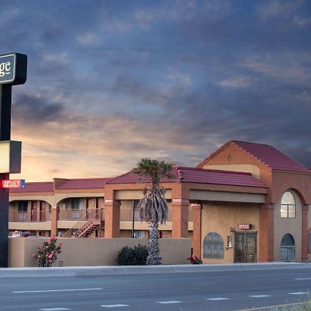 Travelodge By Wyndham Kingman Kültér fotó