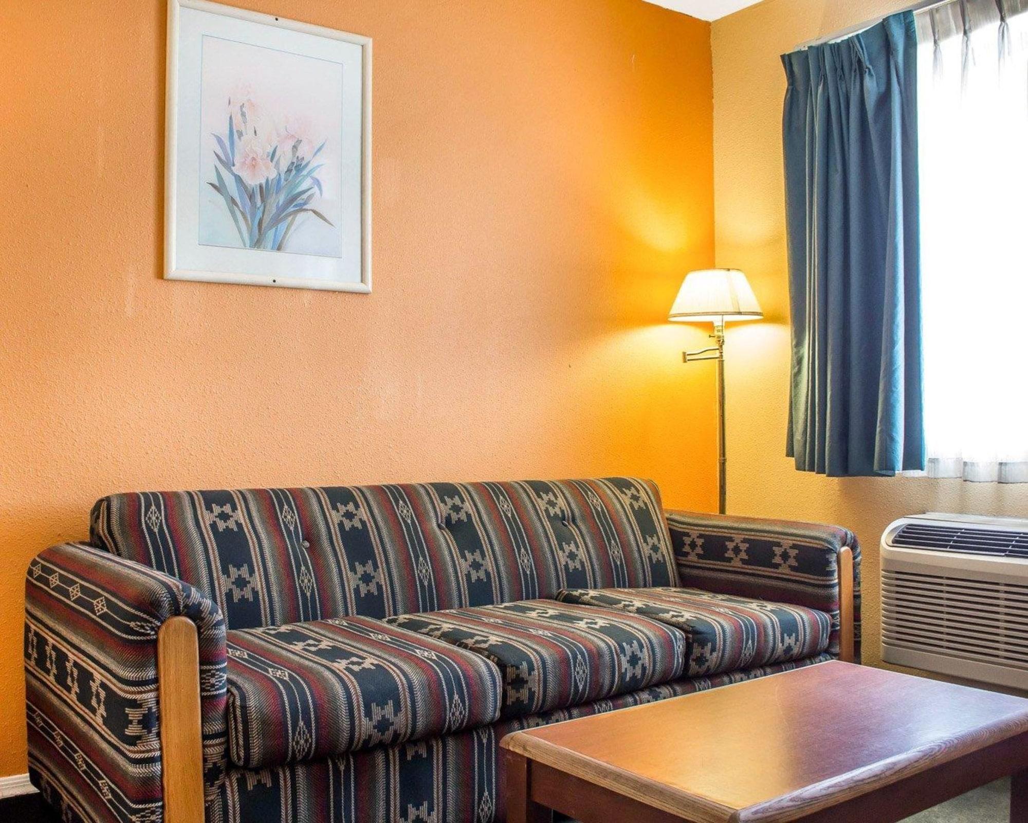 Travelodge By Wyndham Kingman Kültér fotó