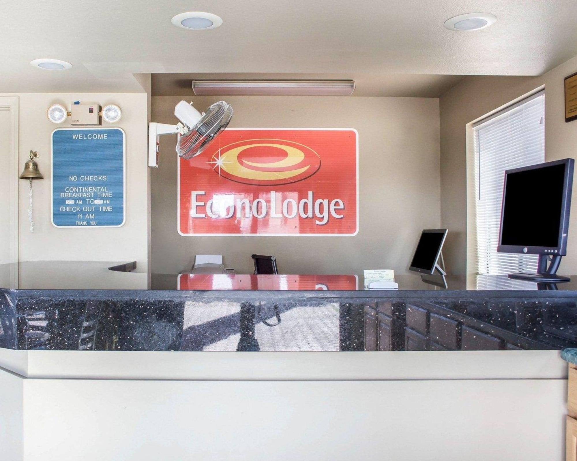 Travelodge By Wyndham Kingman Kültér fotó