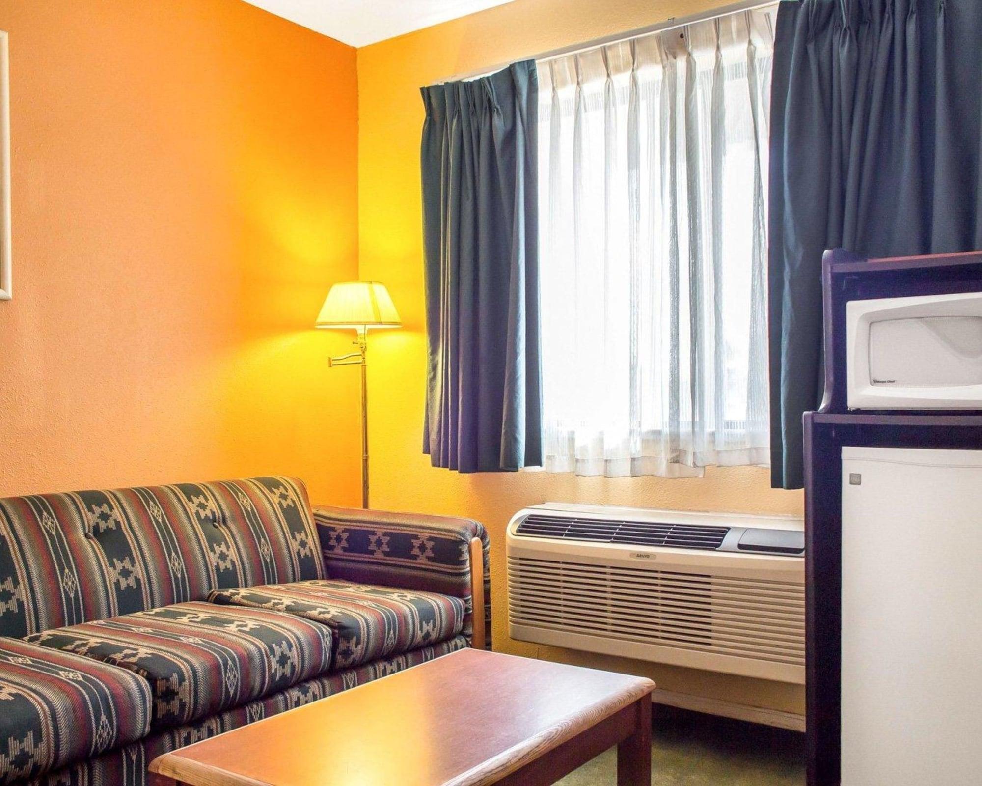 Travelodge By Wyndham Kingman Kültér fotó