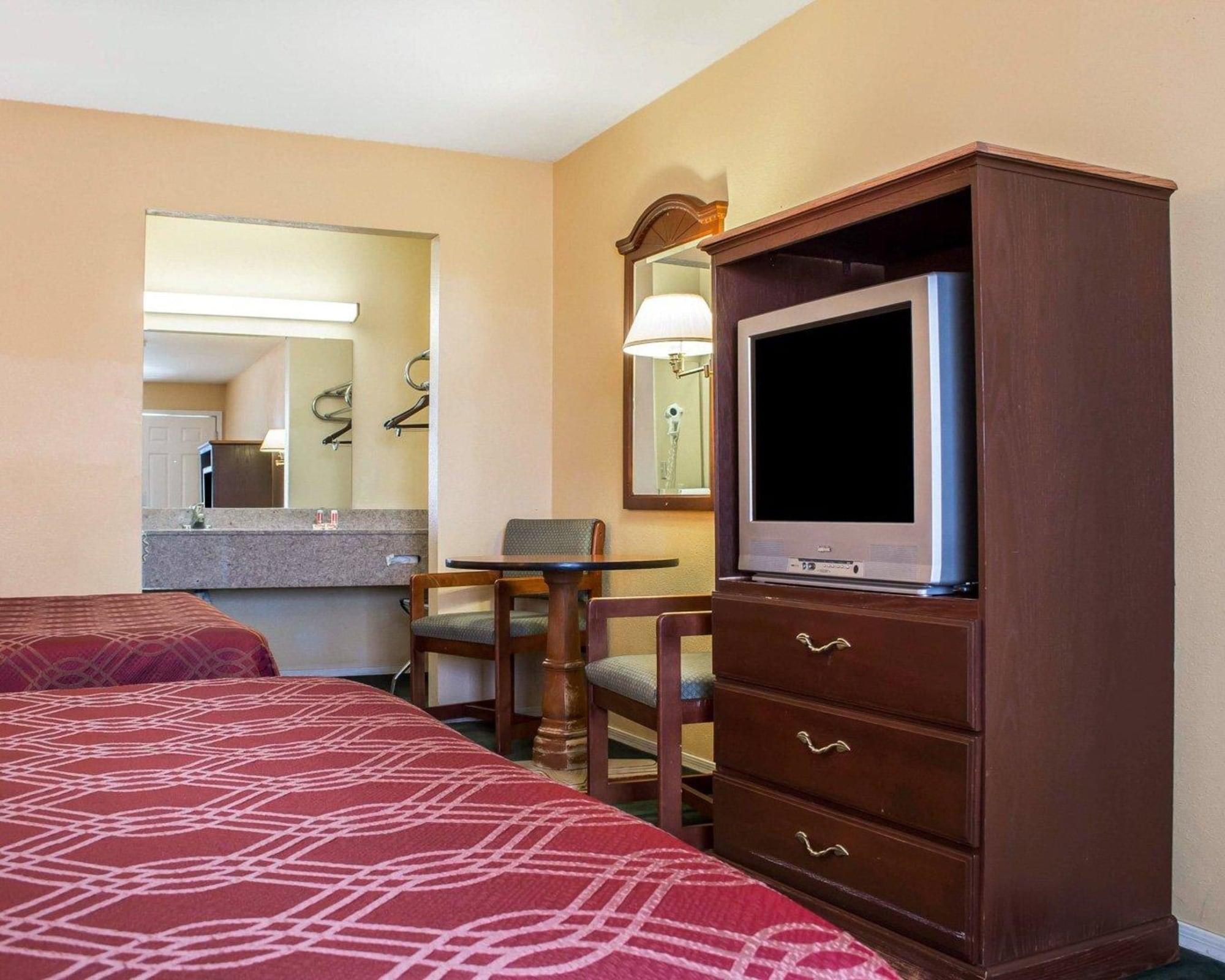 Travelodge By Wyndham Kingman Kültér fotó