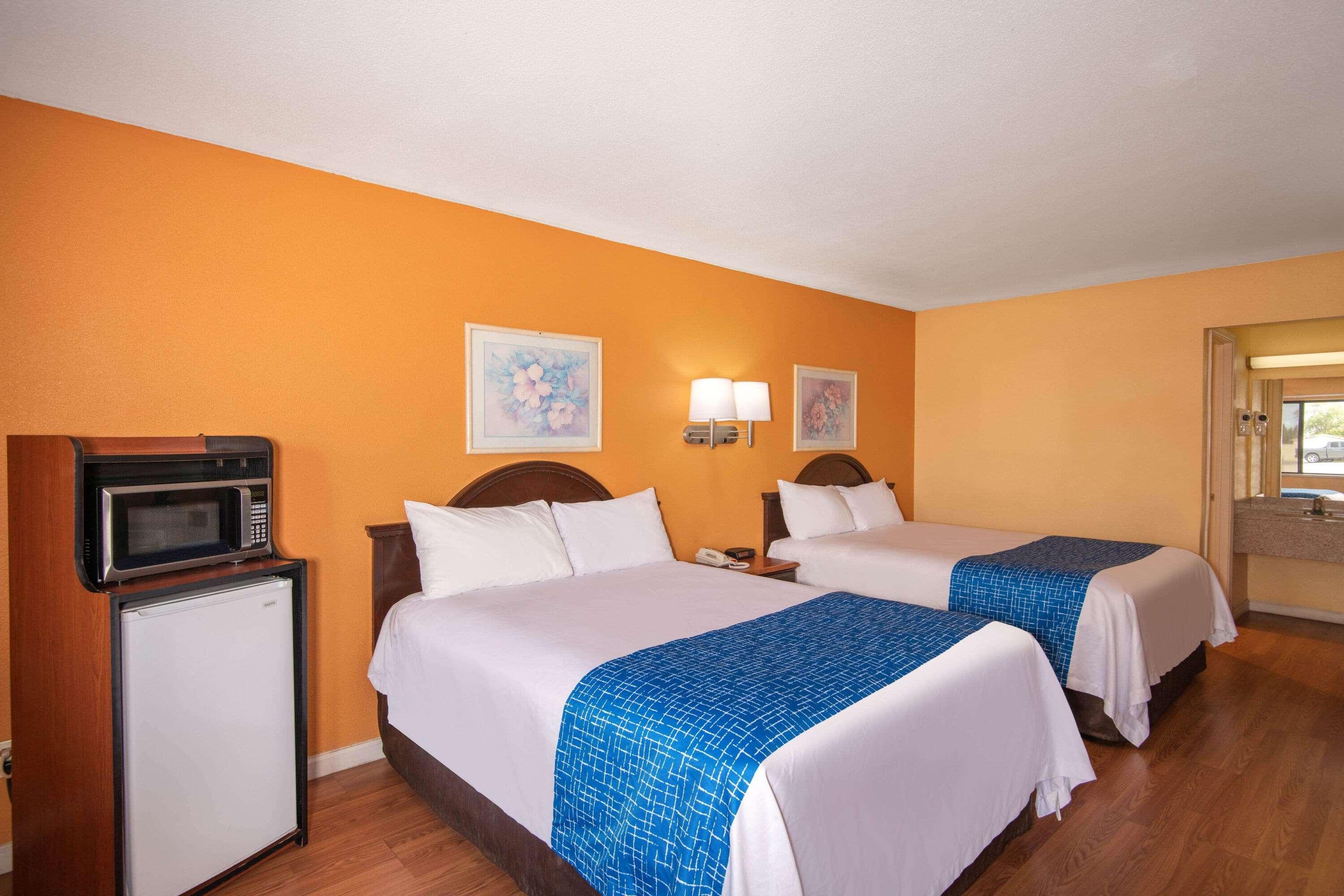 Travelodge By Wyndham Kingman Kültér fotó
