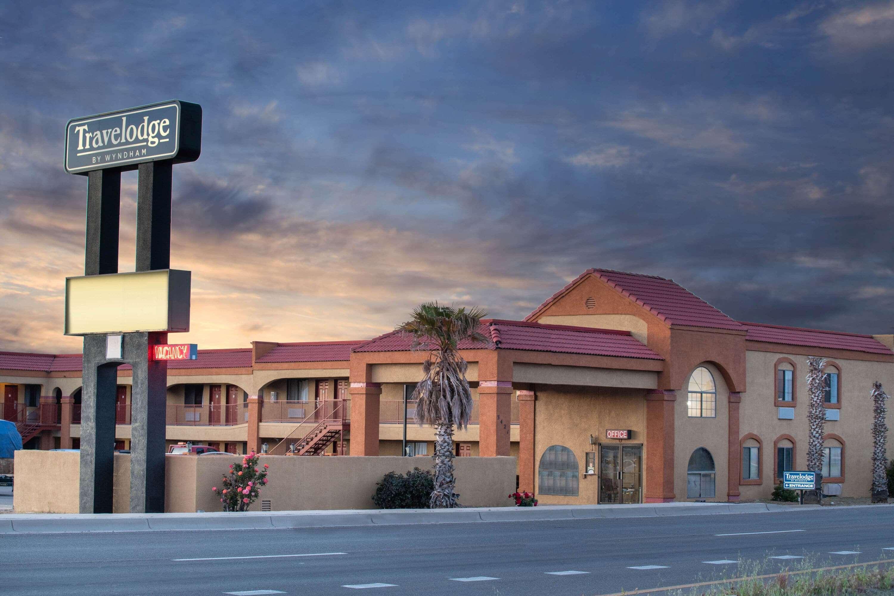 Travelodge By Wyndham Kingman Kültér fotó
