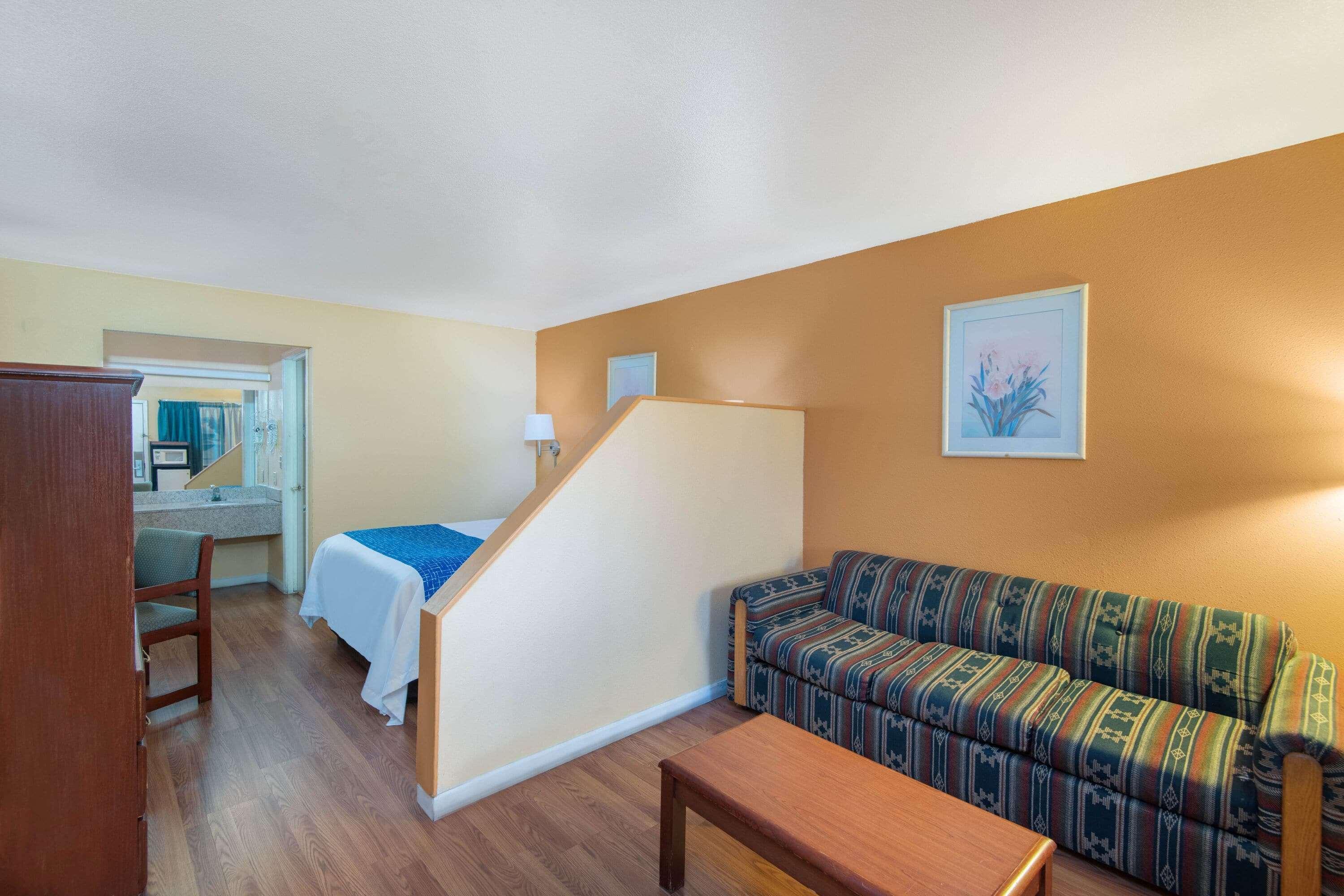 Travelodge By Wyndham Kingman Kültér fotó