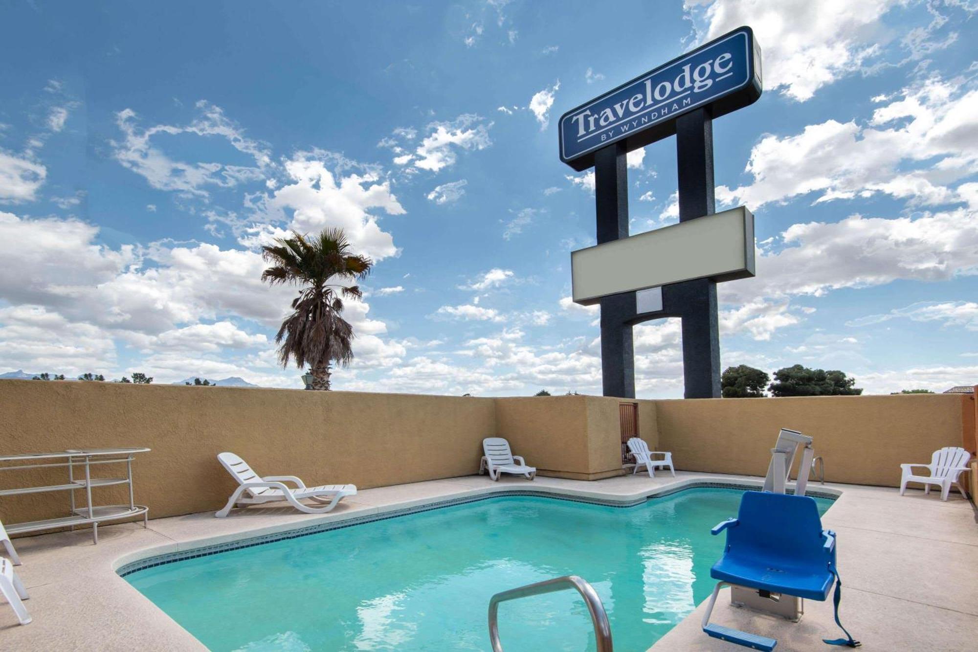 Travelodge By Wyndham Kingman Kültér fotó