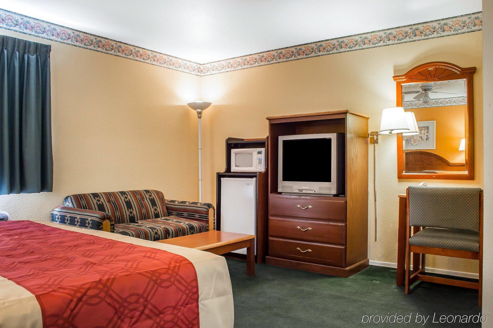 Travelodge By Wyndham Kingman Kültér fotó