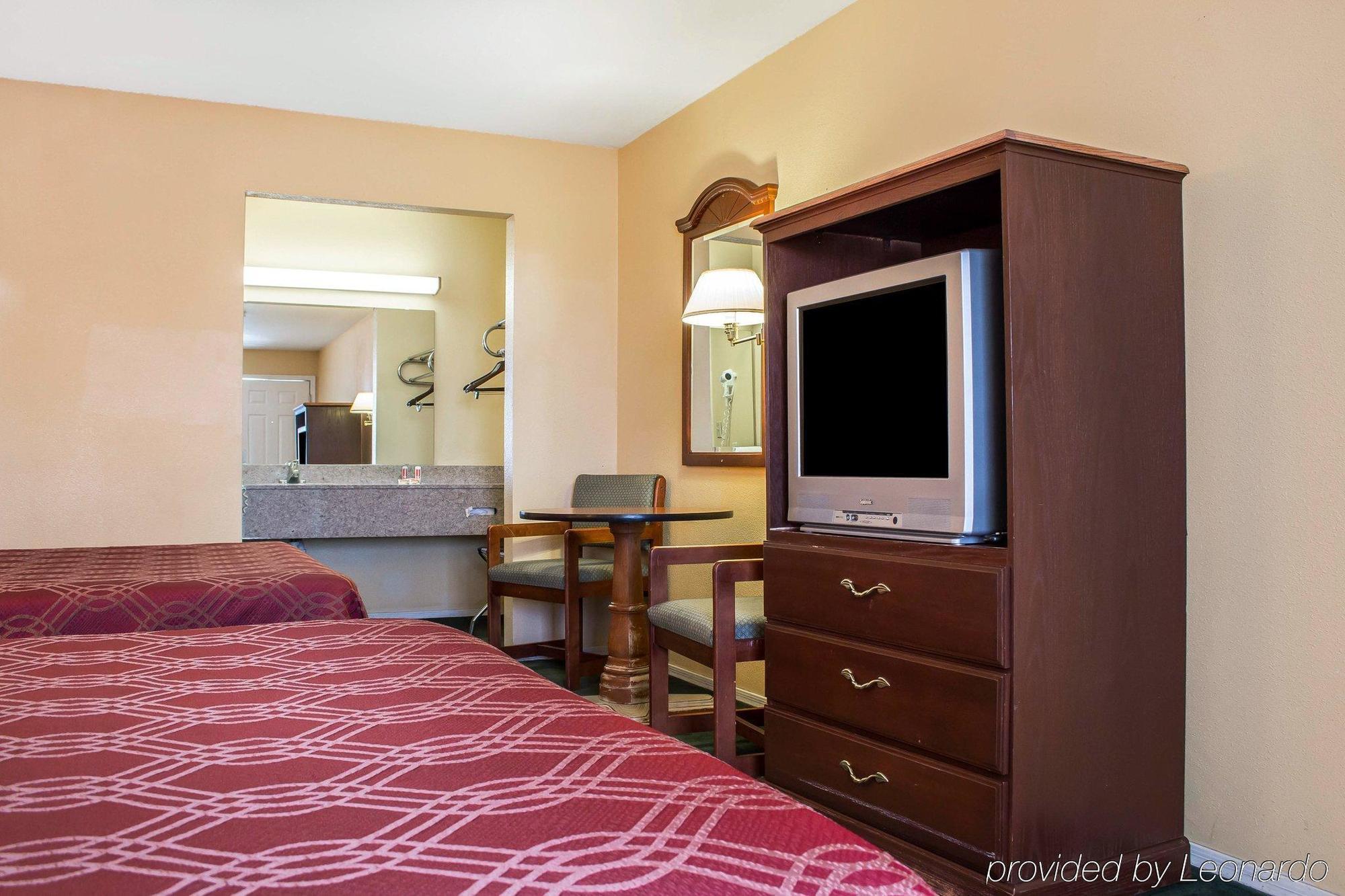 Travelodge By Wyndham Kingman Kültér fotó
