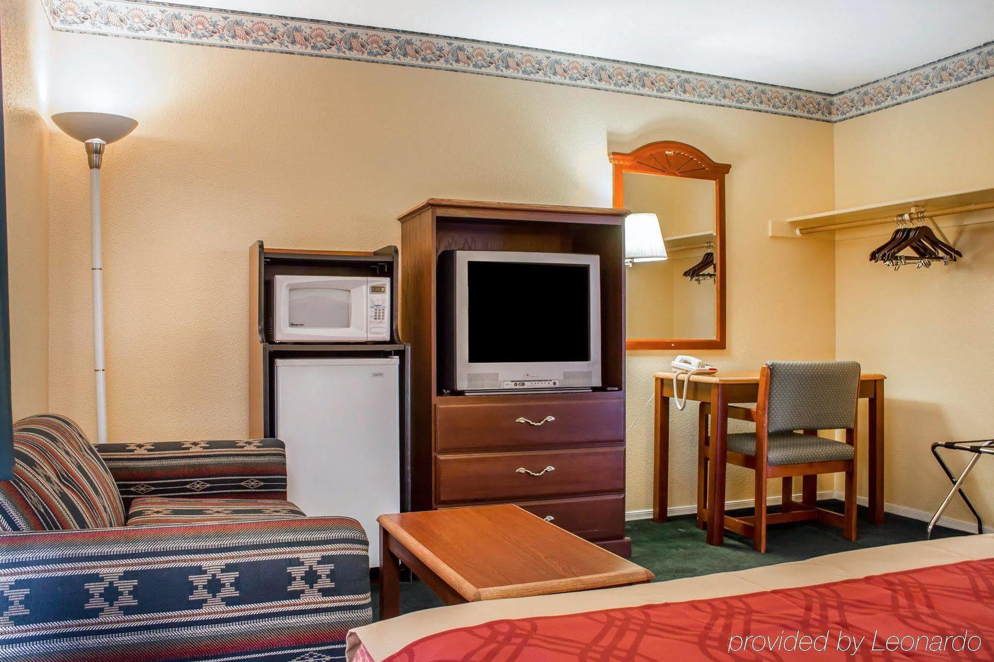 Travelodge By Wyndham Kingman Kültér fotó